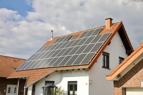 Researchers find benefits of solar photovoltaics outweigh costs