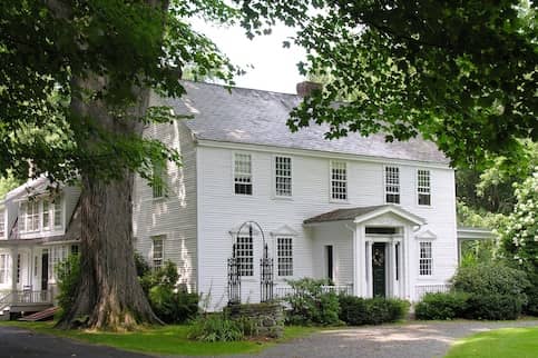 White Colonial home in New England.